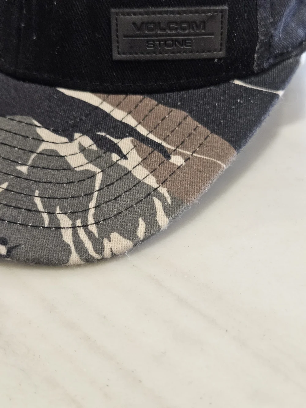 Volcom Youth Flat-Brim Baseball Cap Black Camo Tiger Stripe Genuine Kid